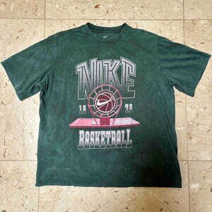 Nike Women's Short-Sleeve Basketball T-Shirt - Medium - Vintage Green
